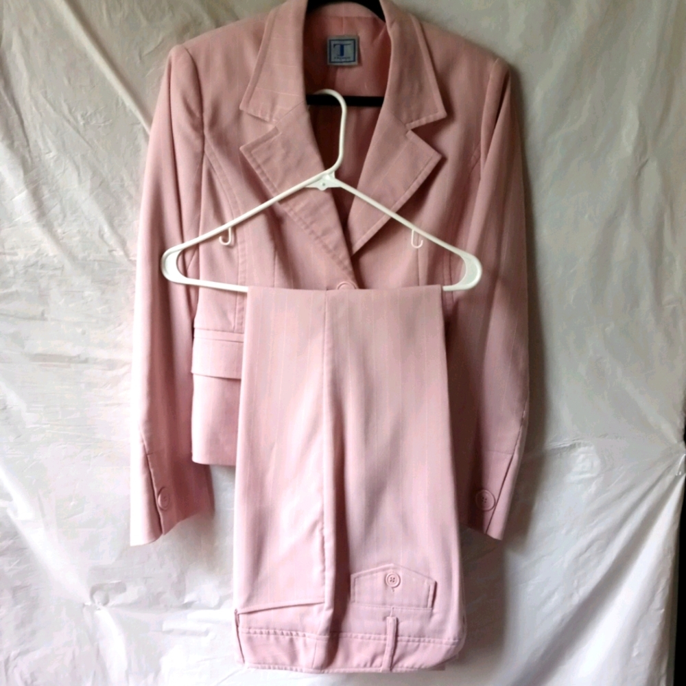 Women's 2 piece pant suit